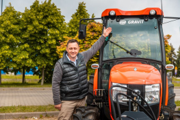 Ciągnik komunalny Kubota od ręki -  jak szybko przygotować się na sezon?